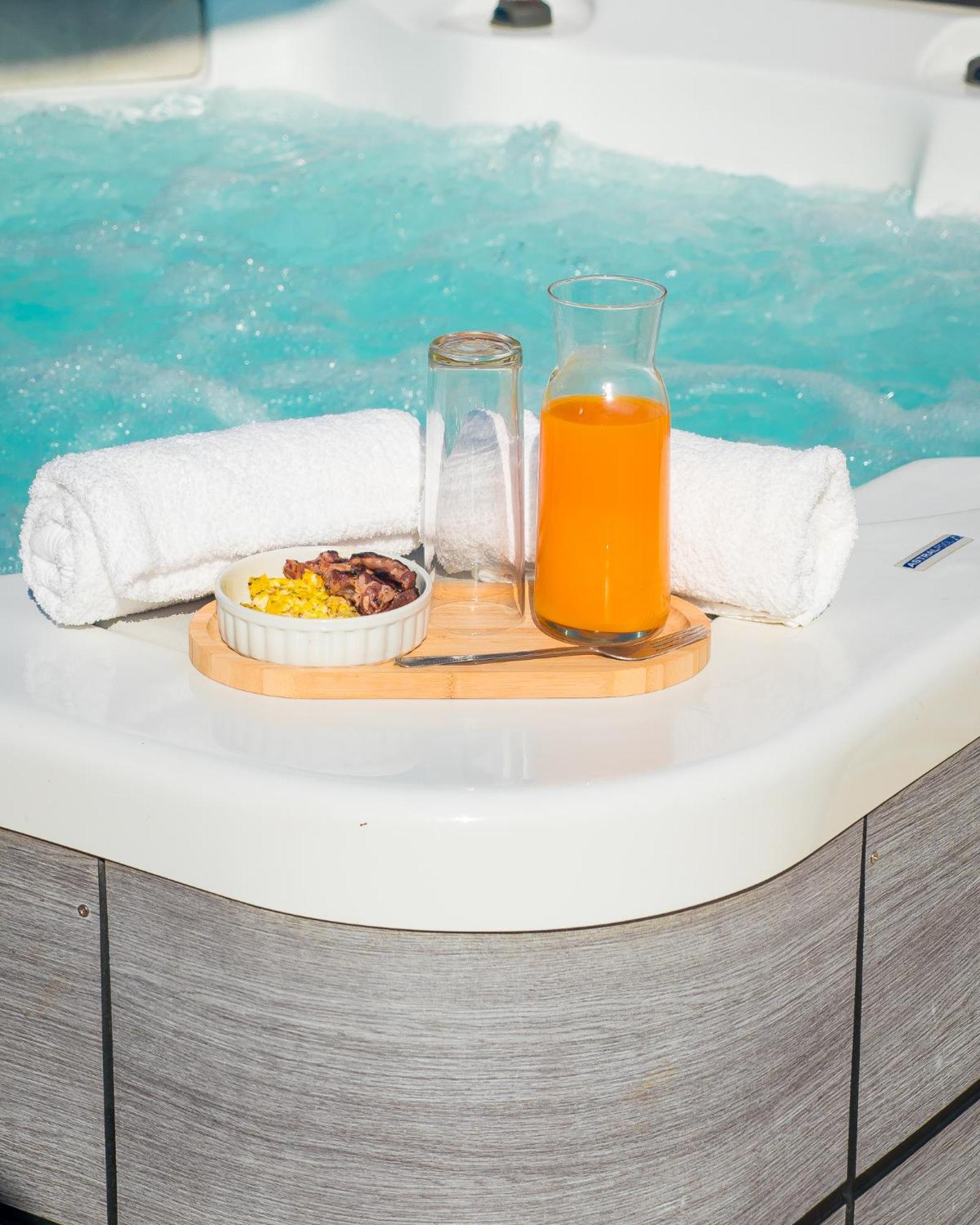 Evasion En Plein Coeur De La Ville Studio Jacuzzis Sauna Et Piscine Au Centre De بورت لويس المظهر الخارجي الصورة